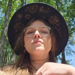 Meet your Posher, Brandy